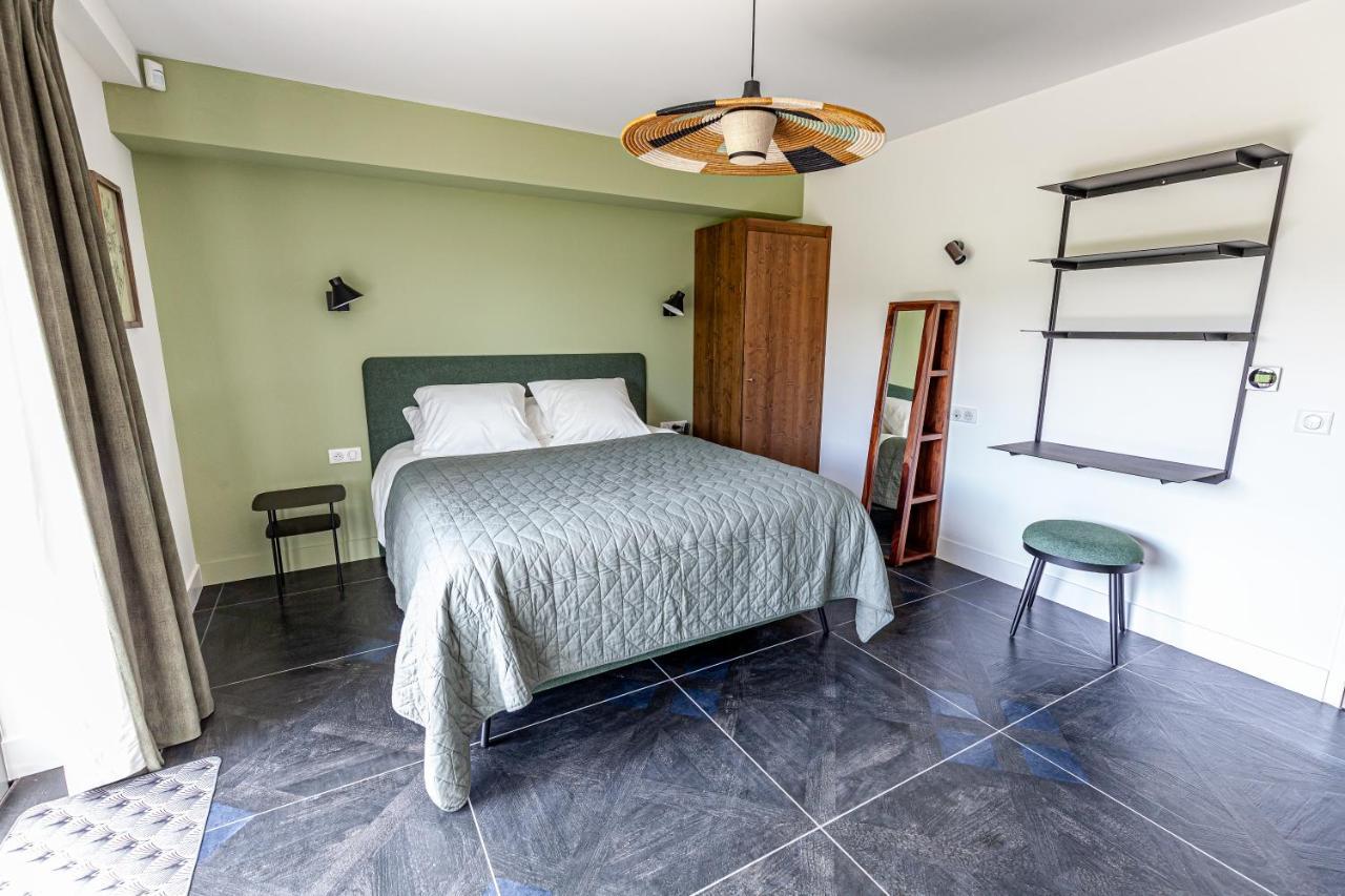 Hameau Des 40 Arpents Hotell Gergy Exteriör bild